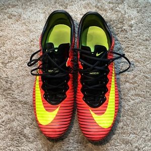 Gently Worn Nike Mercurial Vapor XI FG ACC Men’s Size 10.5 Soccer Cleats
